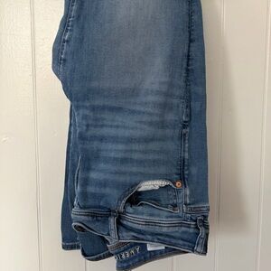American Eagle Outfitters Light Blue Denim Jeans